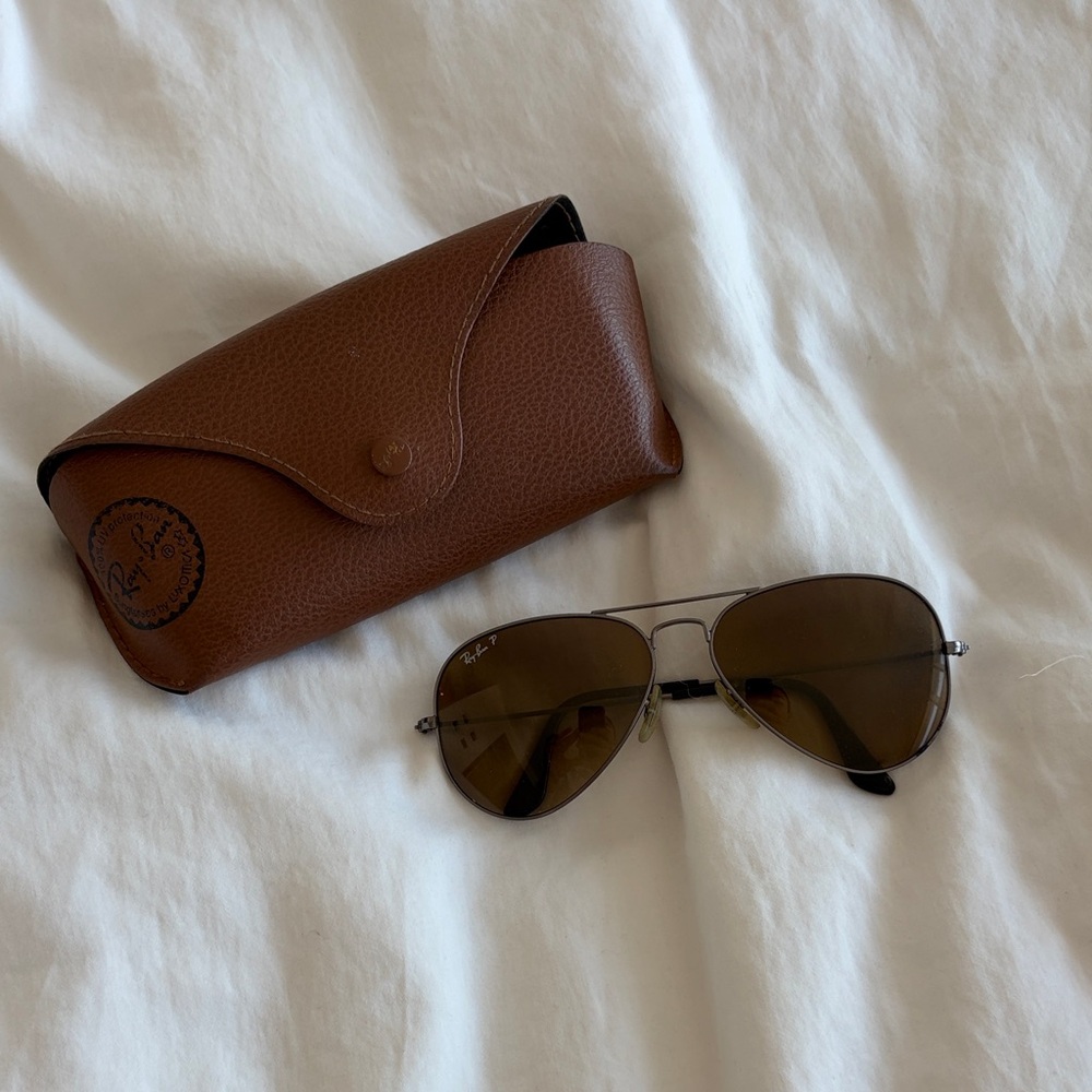 Ray-Ban Polarized Aviator Sunglasses with Brown Case